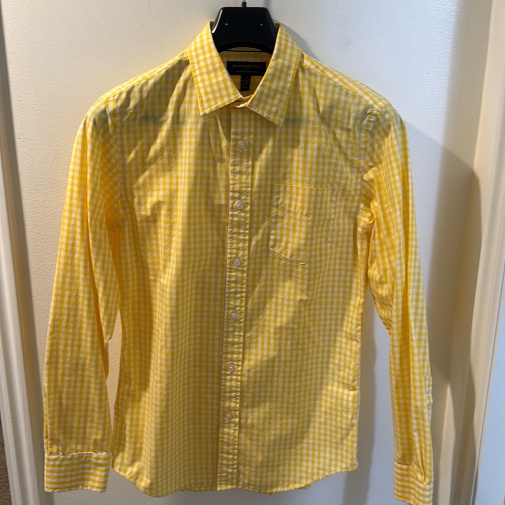 Size S dress shirt